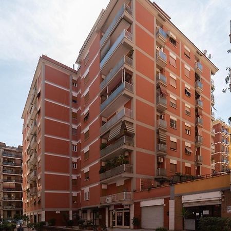 로마 Joivy Delightful 3-Bed Flat With Balcony 아파트 외부 사진