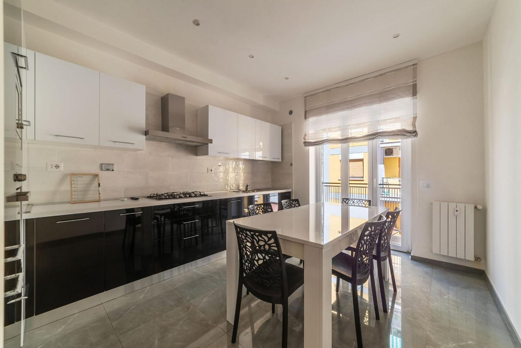 로마 Joivy Delightful 3-Bed Flat With Balcony 아파트 외부 사진