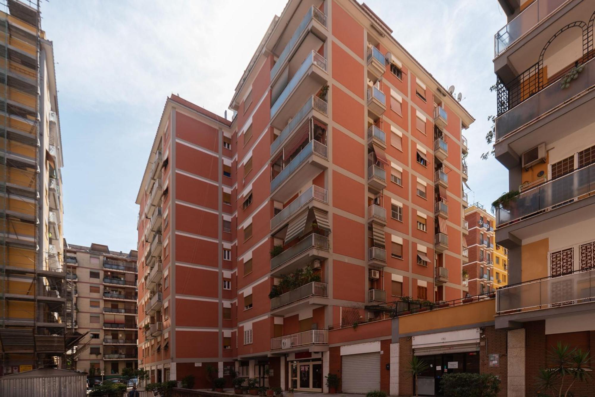 로마 Joivy Delightful 3-Bed Flat With Balcony 아파트 외부 사진